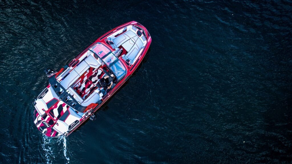 planet-nautique-right-drone_1-1